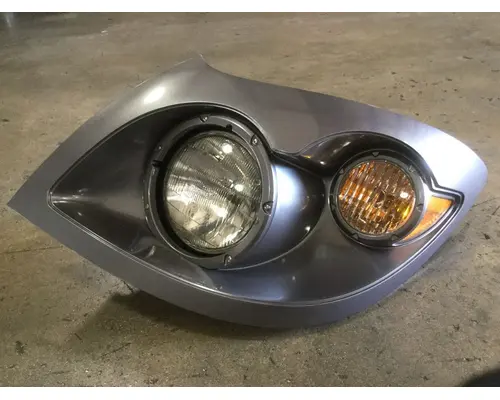 INTERNATIONAL 7400 Headlamp Assembly