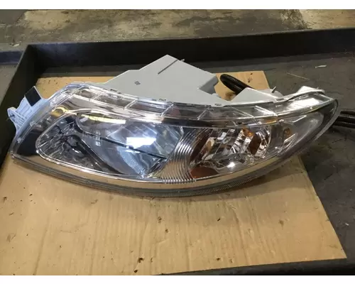 INTERNATIONAL 7400 Headlamp Assembly