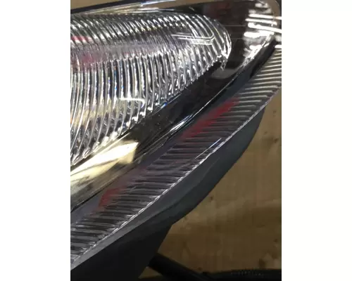 INTERNATIONAL 7400 Headlamp Assembly