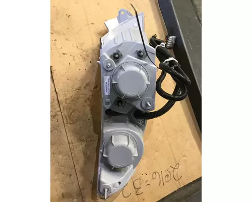 INTERNATIONAL 7400 Headlamp Assembly