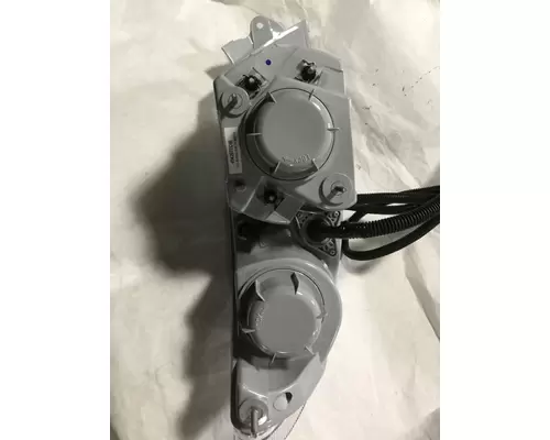 INTERNATIONAL 7400 Headlamp Assembly