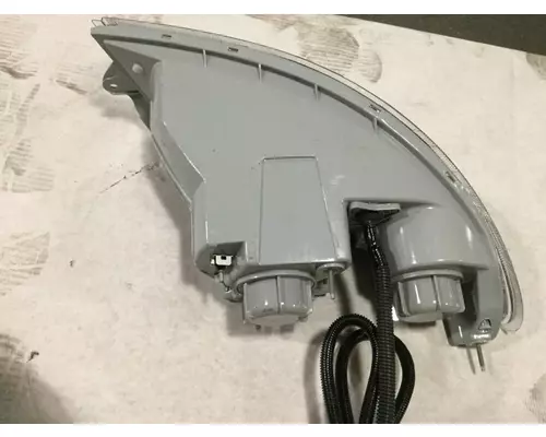 INTERNATIONAL 7400 Headlamp Assembly