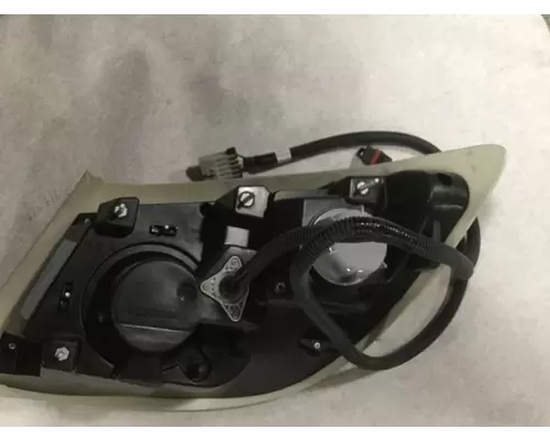 INTERNATIONAL 7400 Headlamp Assembly