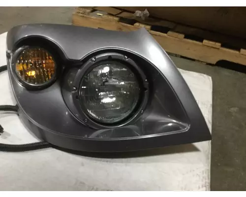 INTERNATIONAL 7400 Headlamp Assembly