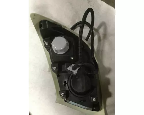 INTERNATIONAL 7400 Headlamp Assembly