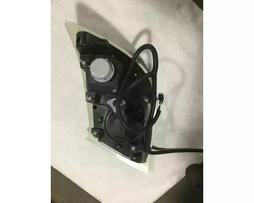 INTERNATIONAL 7400 Headlamp Assembly