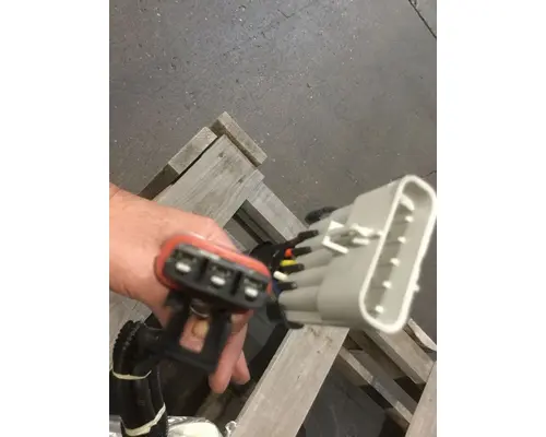 INTERNATIONAL 7400 Headlamp Assembly