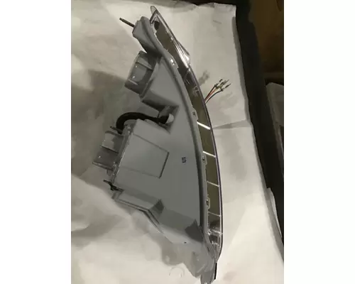 INTERNATIONAL 7400 Headlamp Assembly