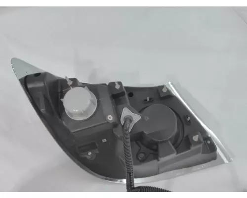 INTERNATIONAL 7400 Headlamp Assembly