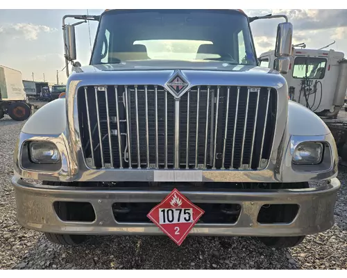 INTERNATIONAL 7400 Hood