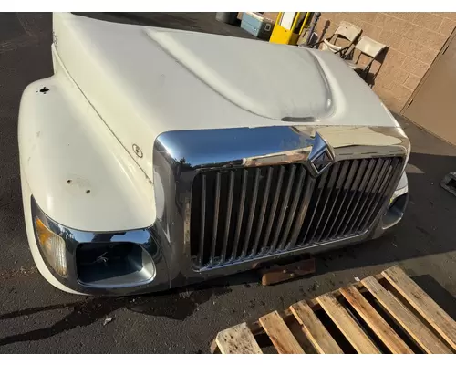 INTERNATIONAL 7400 Hood