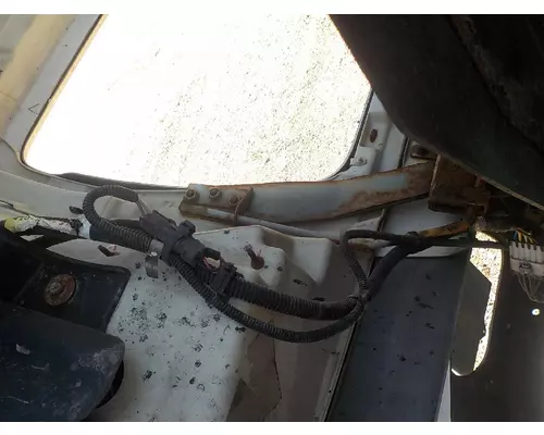 INTERNATIONAL 7400 Hood