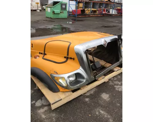 INTERNATIONAL 7400 Hood