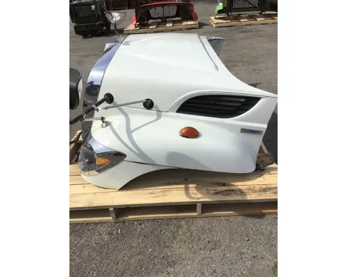 INTERNATIONAL 7400 Hood