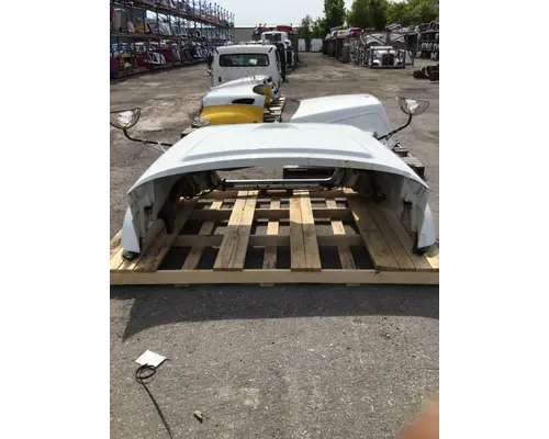 INTERNATIONAL 7400 Hood