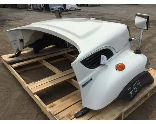 INTERNATIONAL 7400 Hood