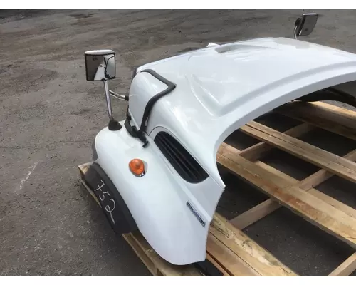 INTERNATIONAL 7400 Hood