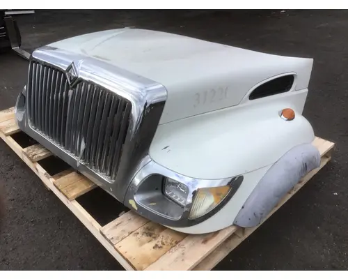 INTERNATIONAL 7400 Hood