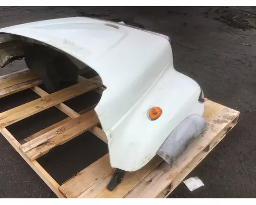 INTERNATIONAL 7400 Hood