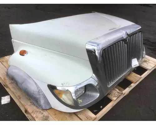 INTERNATIONAL 7400 Hood