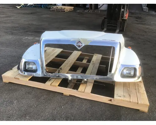 INTERNATIONAL 7400 Hood