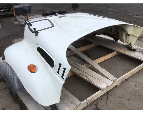 INTERNATIONAL 7400 Hood