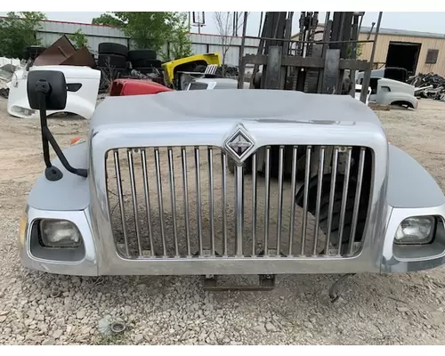 INTERNATIONAL 7400 Hood