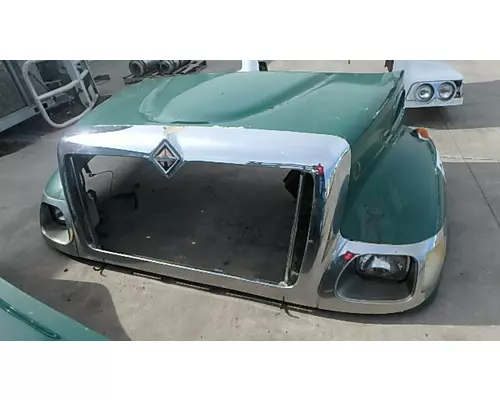 INTERNATIONAL 7400 Hood