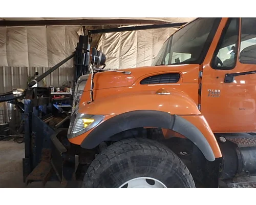 INTERNATIONAL 7400 Hood