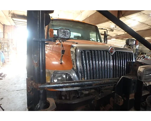 INTERNATIONAL 7400 Hood