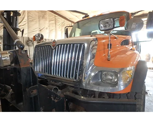 INTERNATIONAL 7400 Hood