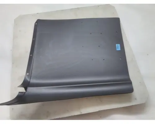 INTERNATIONAL 7400 Inner Fender