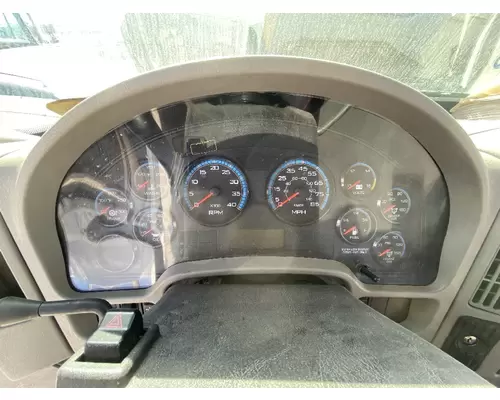 INTERNATIONAL 7400 Instrument Cluster