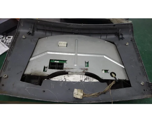 INTERNATIONAL 7400 Instrument Cluster