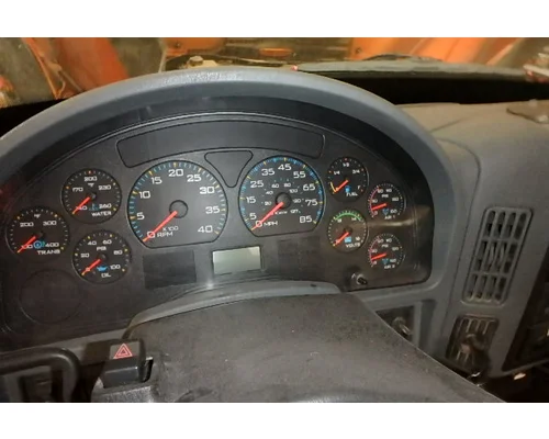 INTERNATIONAL 7400 Instrument Cluster