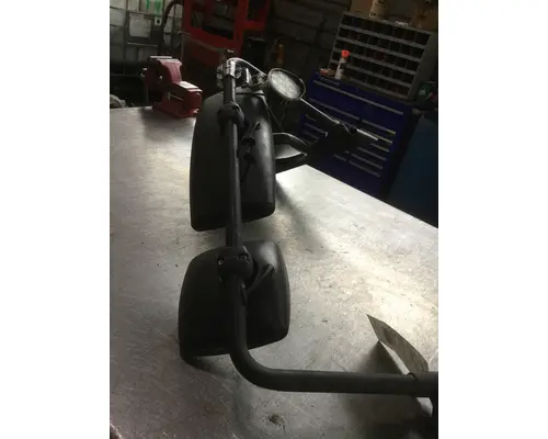 INTERNATIONAL 7400 Mirror (Side View)