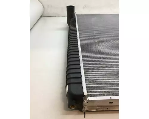 INTERNATIONAL 7400 Radiator