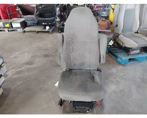 INTERNATIONAL 7400 SEAT, FRONT