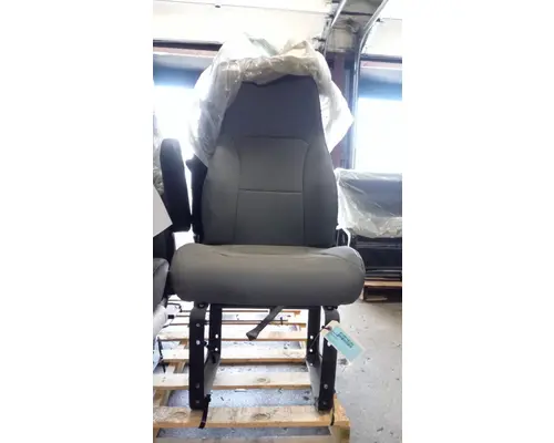 INTERNATIONAL 7400 Seat, Front