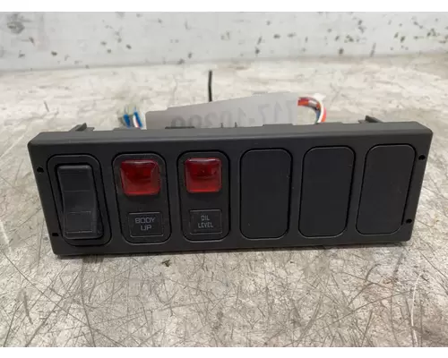 INTERNATIONAL 7400 Switch Panel