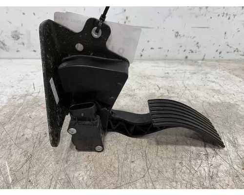INTERNATIONAL 7400 Throttle Body Assembly