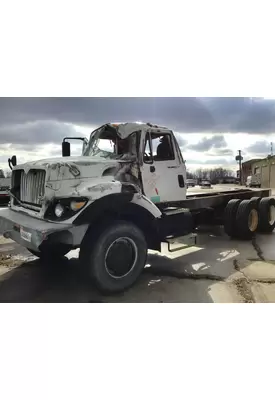 INTERNATIONAL 7400 WHOLE TRUCK FOR PARTS