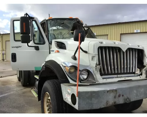 INTERNATIONAL 7400 WHOLE TRUCK FOR PARTS