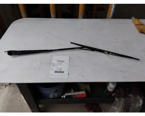 INTERNATIONAL 7400 WINDSHIELD WIPER ARM
