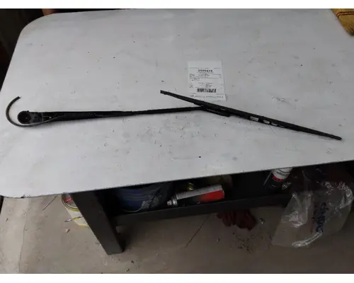 INTERNATIONAL 7400 WINDSHIELD WIPER ARM