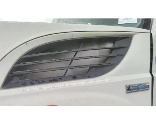 INTERNATIONAL 7500 AIR INTAKE LOUVERCOVER