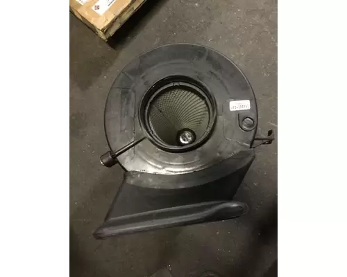 INTERNATIONAL 7500 Air Cleaner