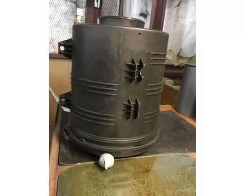 INTERNATIONAL 7500 Air Cleaner