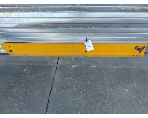 INTERNATIONAL 7500 CAB SKIRT FILLER PANEL