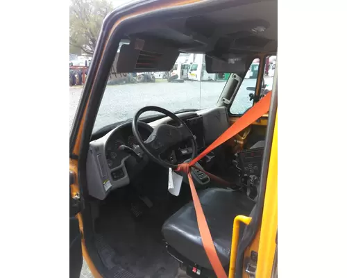 INTERNATIONAL 7500 CAB